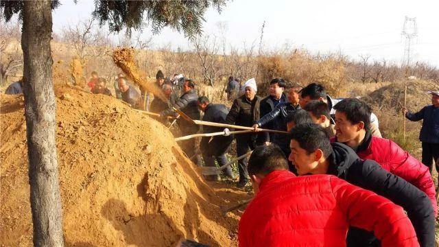 20230813042634289 - 农村俗语“野花进房，家破人亡”是啥意思？刚结婚的男人都会经历